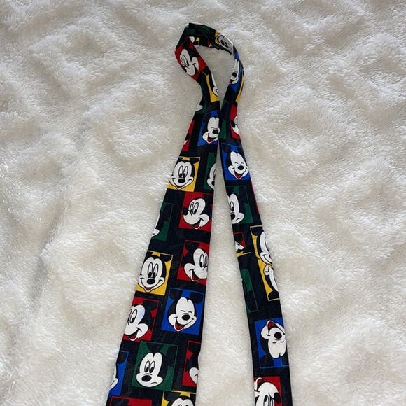 Vintage Mickey Mouse silk tie - Picture 7 of 9
